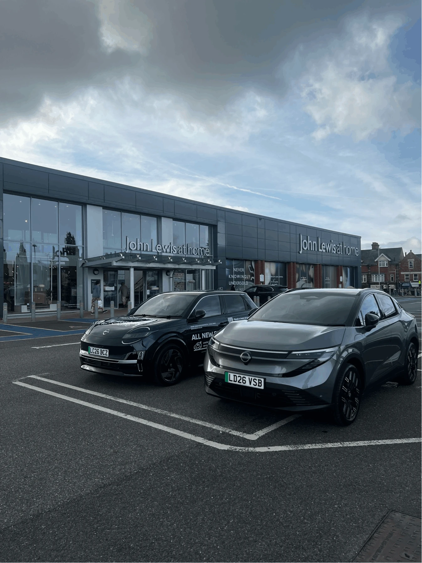 All-new Nissan MICRA and LEAF Arrive at Hendy – Ready for Test Drives